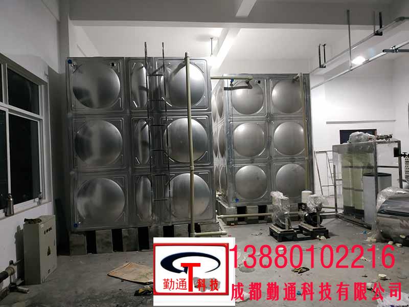 龙泉2台不锈钢水箱安装现场使用单位：美尔则道成都科技有限公司